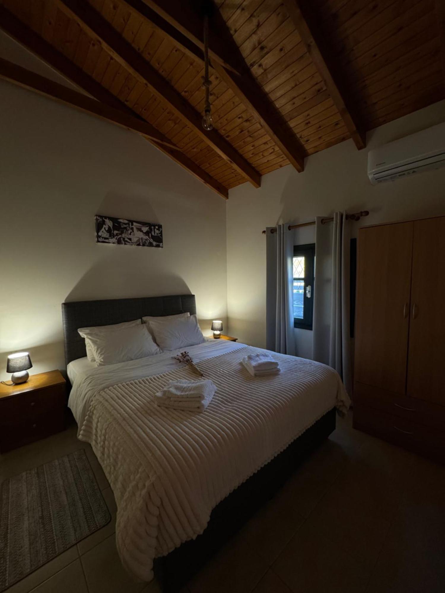 Tholos Alexandra'S Beachfront House Kavoúsion Dış mekan fotoğraf